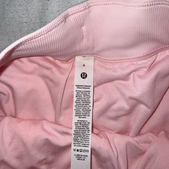 Lululemon Dance Studio High-Rise 3.5” in Pink Haze - Picture 4 of 4